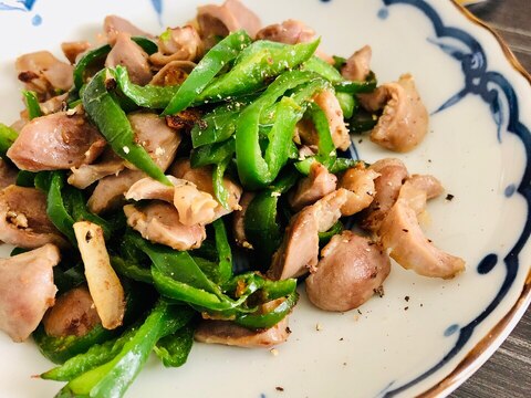 夏のビールのお供に！香る☆砂肝とピーマン炒め